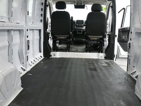 Used 2025 RAM ProMaster 2500 w/ Convenience Group image 12