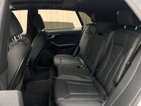 Used 2019 Audi Q8 Premium w/ Convenience Package image 18