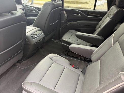 Used 2023 Cadillac Escalade Sport w/ LPO, ONYX Package image 20