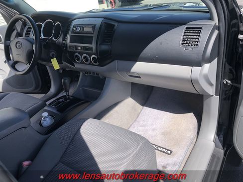 Used 2011 Toyota Tacoma 4x4 Regular Cab image 17