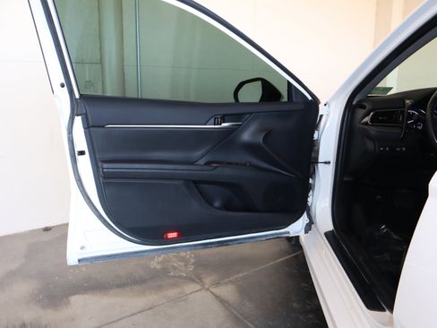 Used 2024 Toyota Camry SE image 31