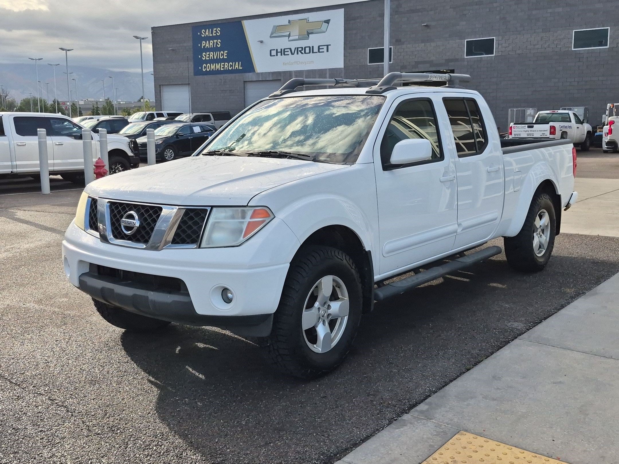 Used 2007 Nissan Frontier LE w/ Leather Pkg AWD/4WD image 8