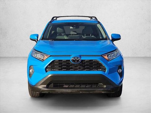 Used 2019 Toyota RAV4 XLE Premium image 2
