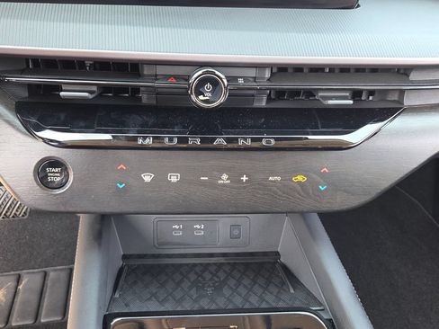 Used 2025 Nissan Murano SV AWD/4WD image 19