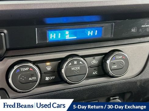 Used 2021 Toyota Tacoma TRD Sport w/ Technology Package image 15