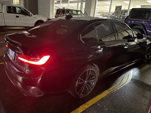 Used 2022 BMW 330i xDrive Sedan w/ M Sport Package image 4