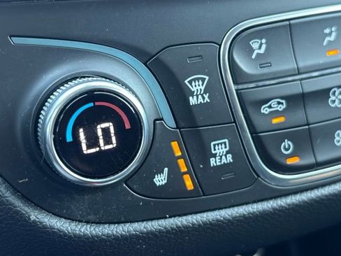 Used 2020 Chevrolet Equinox LT w/ Driver Convenience Package FWD image 31