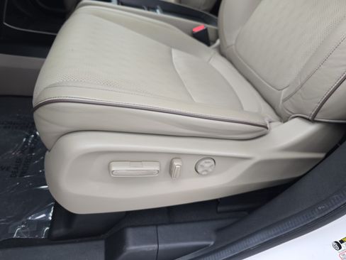 Used 2024 Honda Odyssey Elite image 32
