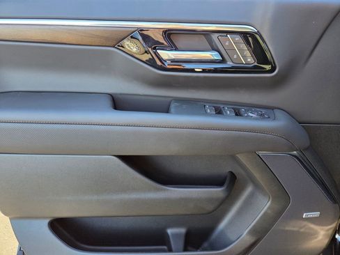 New 2026 Chevrolet Suburban High Country image 11