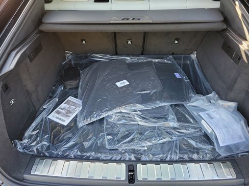 New 2026 BMW X6 xDrive40i w/ Climate Comfort Package image 6