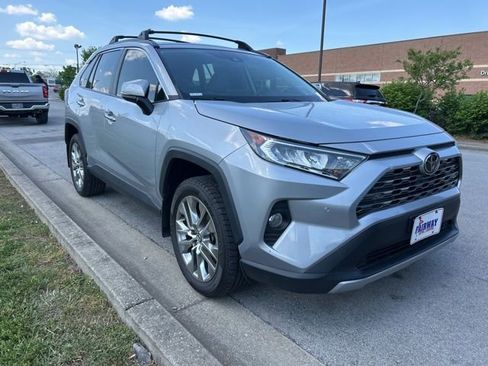 Used 2020 Toyota RAV4 Limited FWD image 2