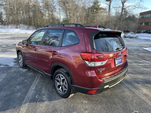 Used 2023 Subaru Forester Premium image 8