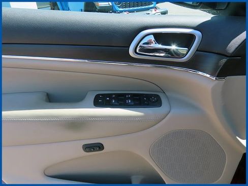 Certified 2018 Jeep Grand Cherokee Overland AWD/4WD image 13