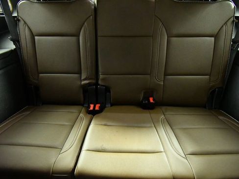 Used 2021 Chevrolet Tahoe High Country w/ Premium Package image 23