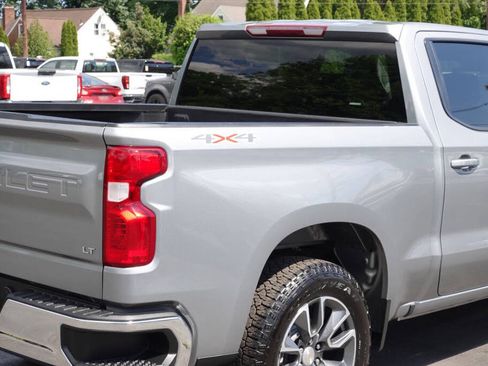 Used 2023 Chevrolet Silverado 1500 LT AWD/4WD image 12