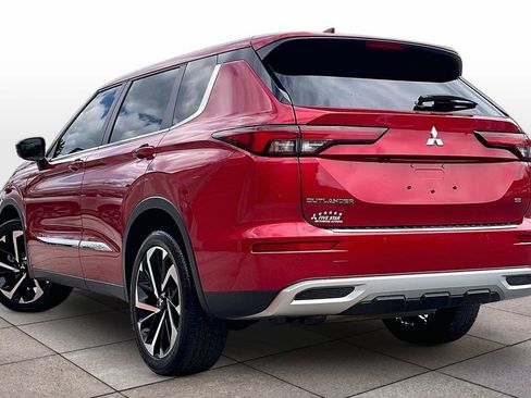 Used 2023 Mitsubishi Outlander SE AWD/4WD image 11