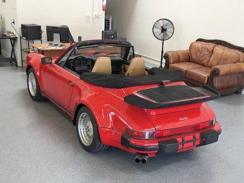 Used 1988 Porsche 911 Carrera RWD image 18
