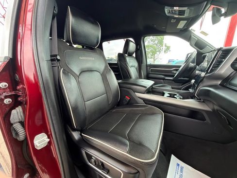 Used 2025 RAM 1500 Laramie w/ Sport Appearance Package AWD/4WD image 33