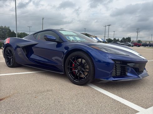 New 2027 Chevrolet Corvette Grand Sport w/ Z52 Sport Performance Package RWD image 11