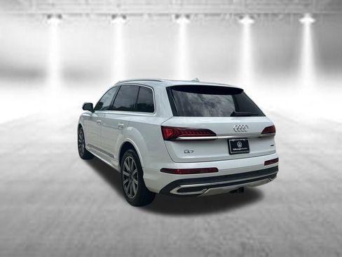 Used 2023 Audi Q7 2.0T Premium w/ Towing Package AWD/4WD image 3