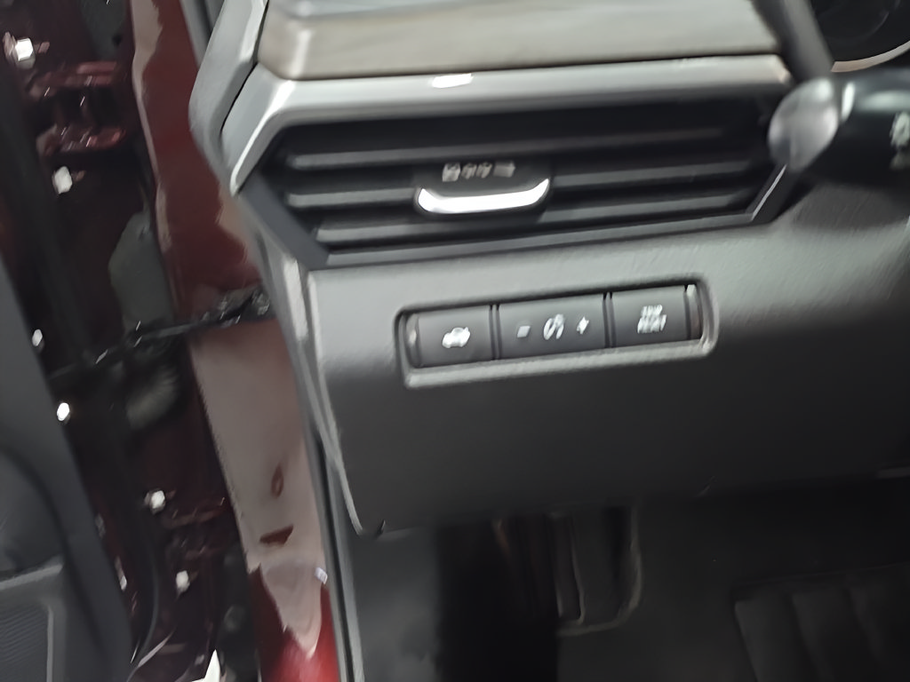 Used 2024 Nissan Altima 2.5 SV FWD image 13