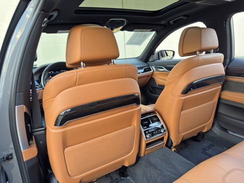 Used 2022 BMW 740i w/ M Sport Package RWD image 40