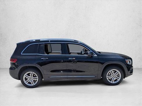 Used 2023 Mercedes-Benz GLB 250 image 4