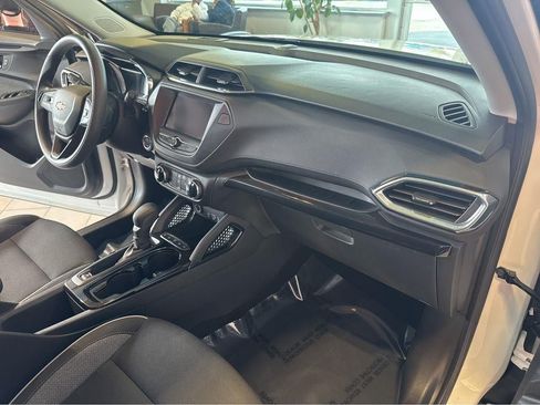 Used 2023 Chevrolet TrailBlazer LT AWD/4WD image 27