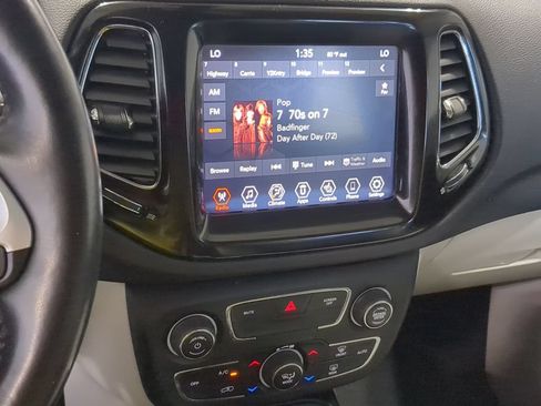 Used 2020 Jeep Compass Limited AWD/4WD image 32
