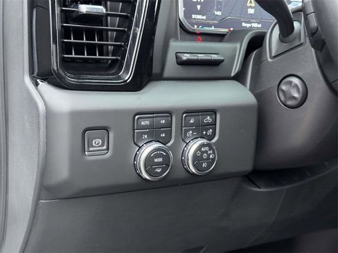 Used 2024 GMC Sierra 1500 AT4 w/ Technology Package image 10