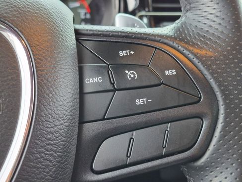 Used 2025 Dodge Durango GT AWD/4WD image 33