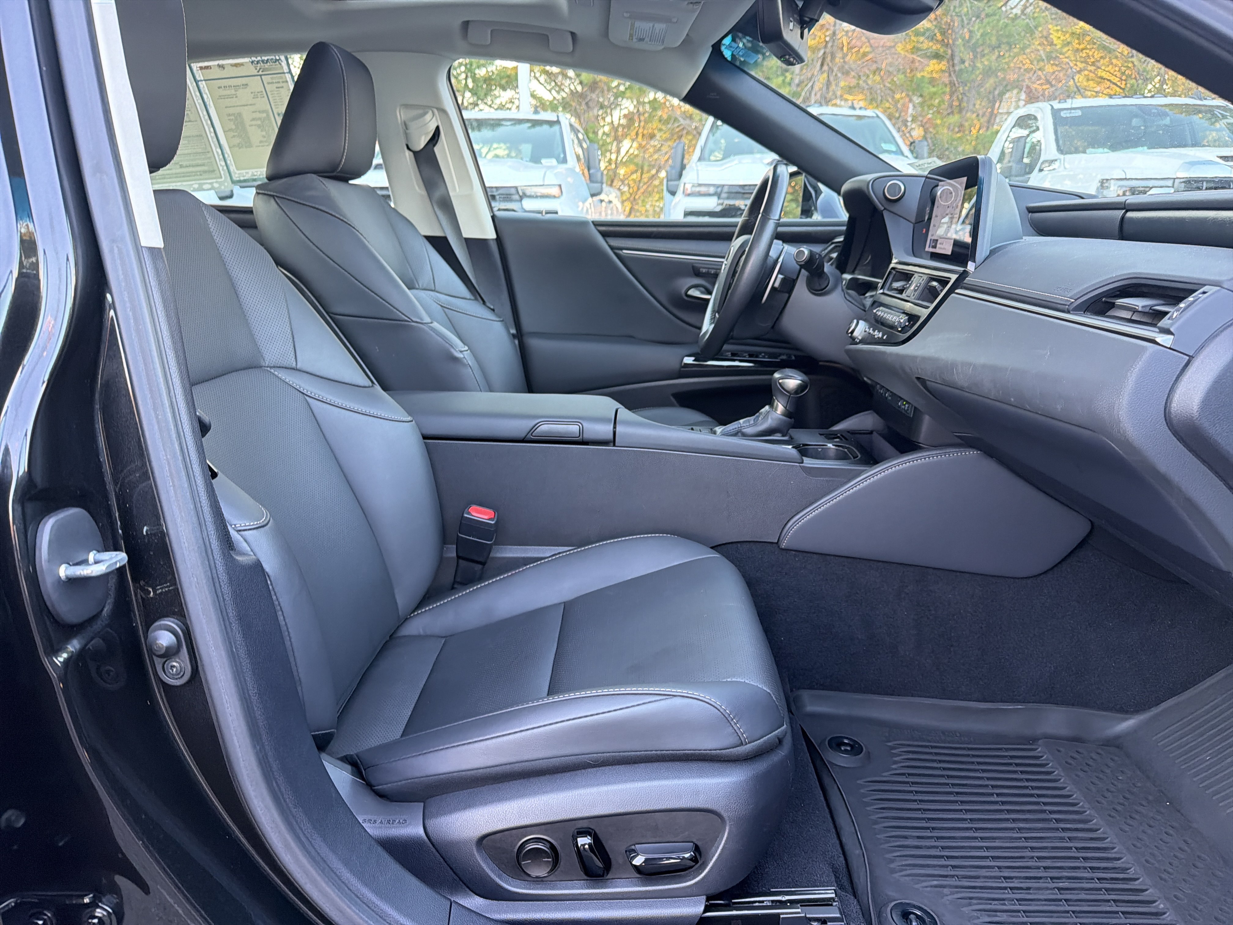 Used 2025 Lexus ES 350 w/ Premium Package FWD image 27