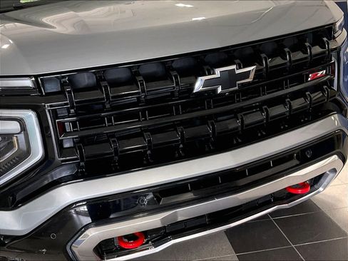 Used 2025 Chevrolet Tahoe Z71 AWD/4WD image 32