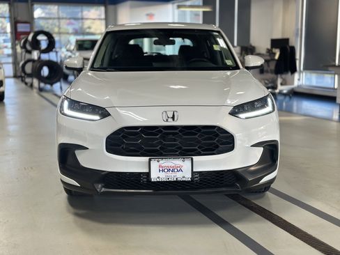 Used 2023 Honda HR-V LX image 2
