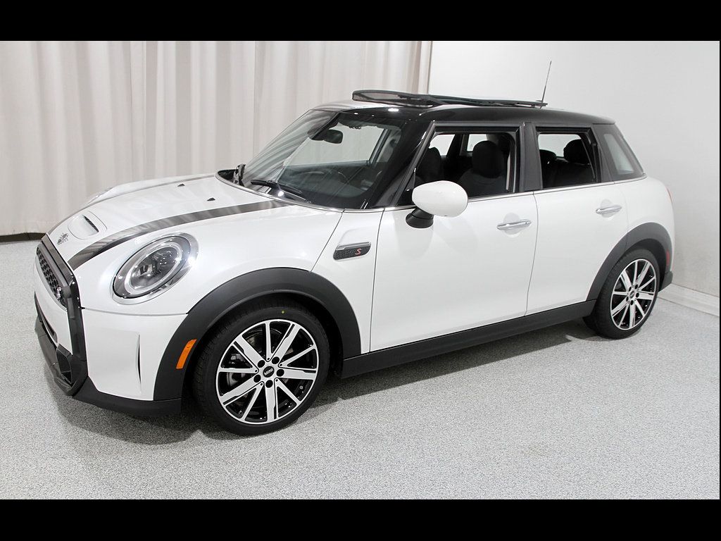 Used 2024 MINI Cooper S FWD image 3