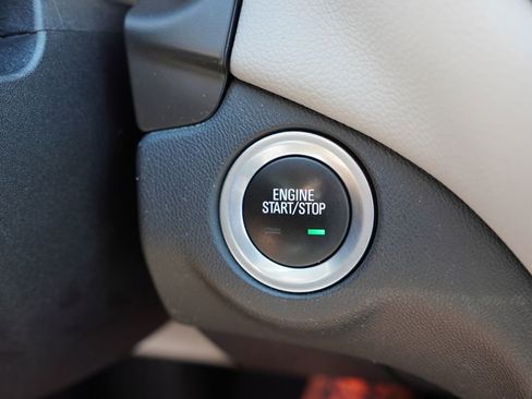 Used 2019 Chevrolet Equinox LT FWD image 28