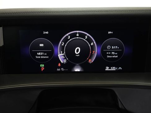 Used 2025 Volkswagen Tiguan SE AWD/4WD image 22