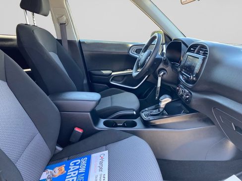 Certified 2023 Kia Soul LX FWD image 11