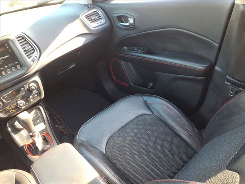 Used 2020 Jeep Compass Trailhawk image 18