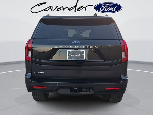New 2025 Ford Expedition Active image 13