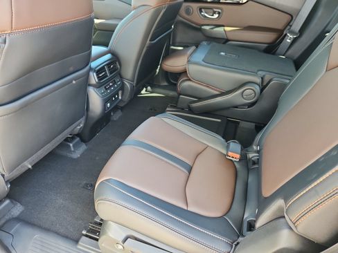 Certified 2026 Honda Pilot TrailSport image 11
