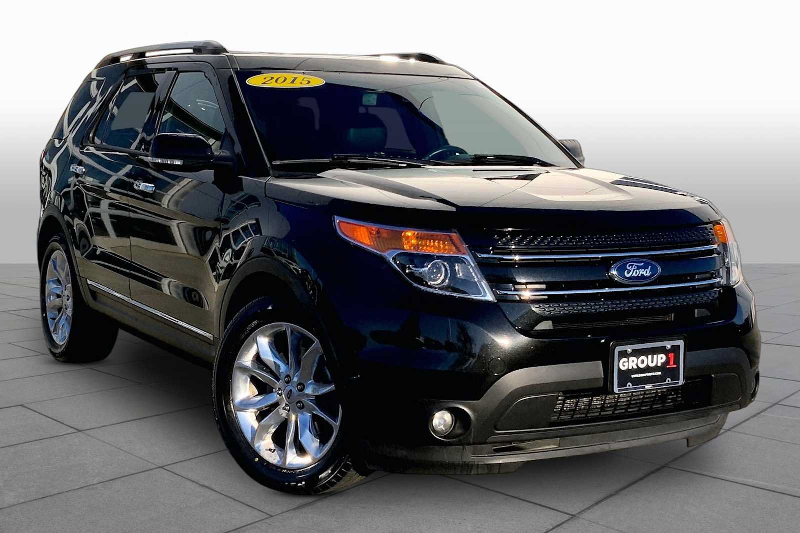 Used 2015 Ford Explorer Limited w/ Equipment Group 302A AWD/4WD image 3