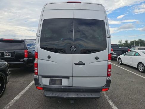 Used 2016 Mercedes-Benz Sprinter 2500 image 6