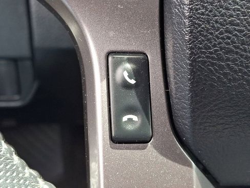 Used 2022 Toyota Tacoma SR5 AWD/4WD image 25