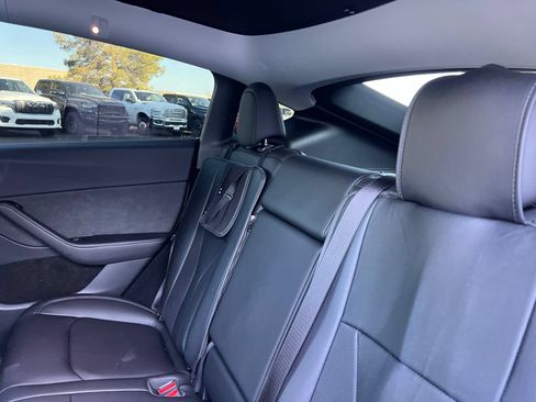Used 2025 Tesla Model Y Long Range RWD image 23