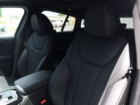 Used 2025 BMW X4 xDrive30i image 7