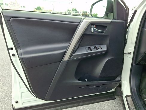 Used 2018 Toyota RAV4 XLE w/ Plus Extra Value Package AWD/4WD image 14