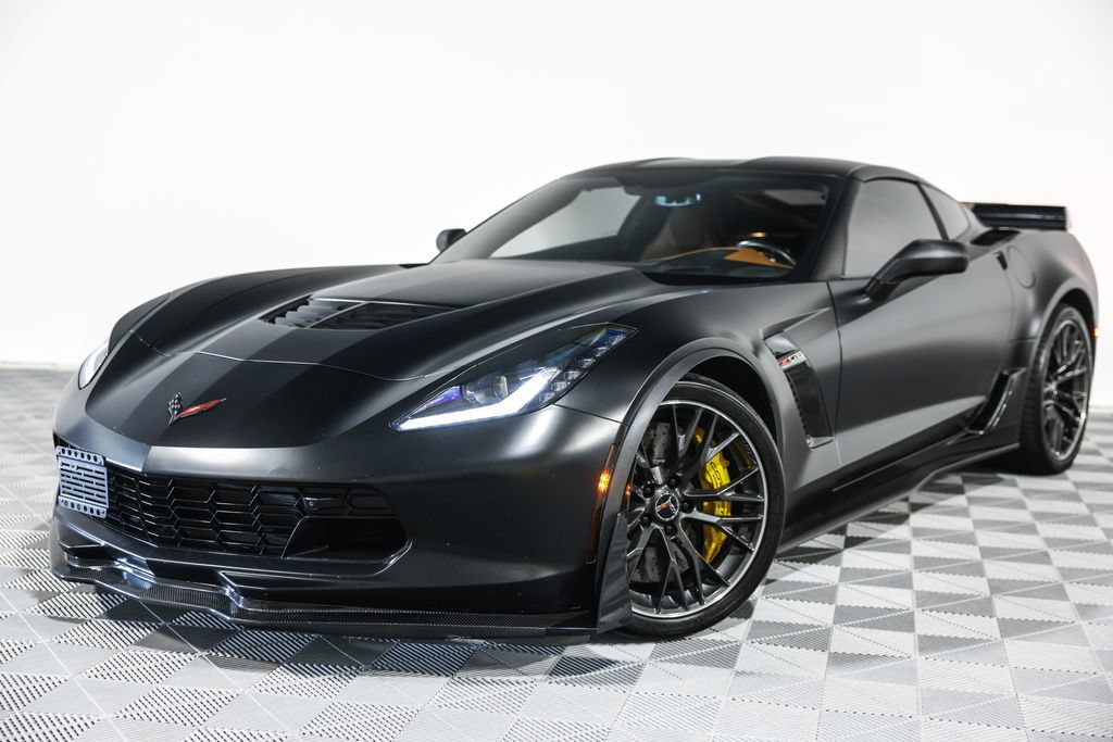 Used 2016 Chevrolet Corvette Z06 w/ 3LZ Preferred Equipment Group RWD image 2