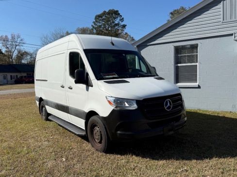 Used 2021 Mercedes-Benz Sprinter 1500 image 8