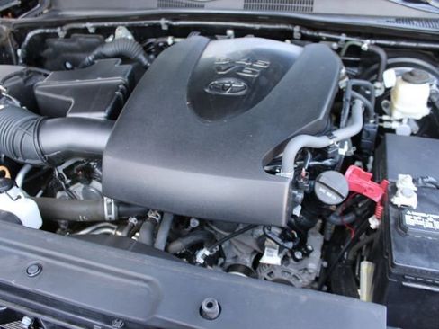 Used 2020 Toyota Tacoma SR w/ SX Package AWD/4WD image 22